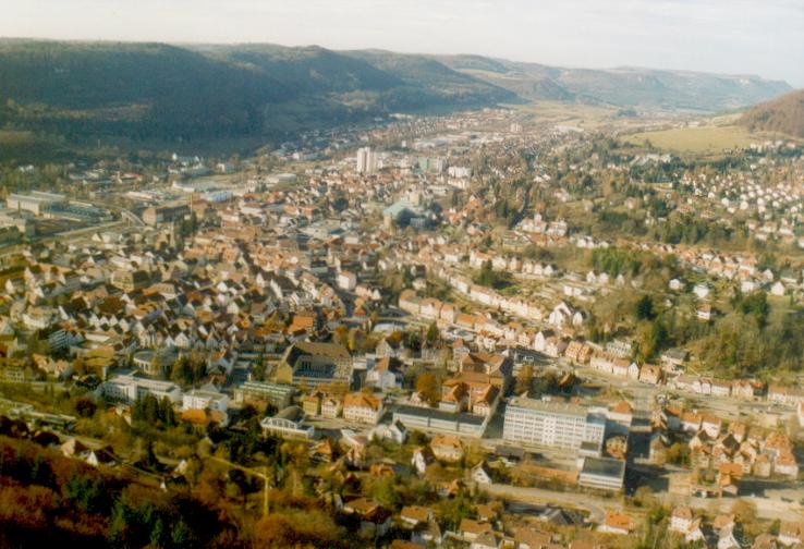 Blick vom Schlossfelsen auf Albstadt-Ebingen (23.11.2003 / WF)