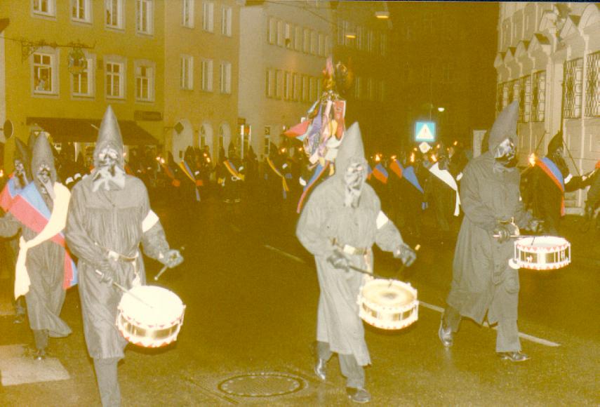 Einzug der „Schwarzen Schar