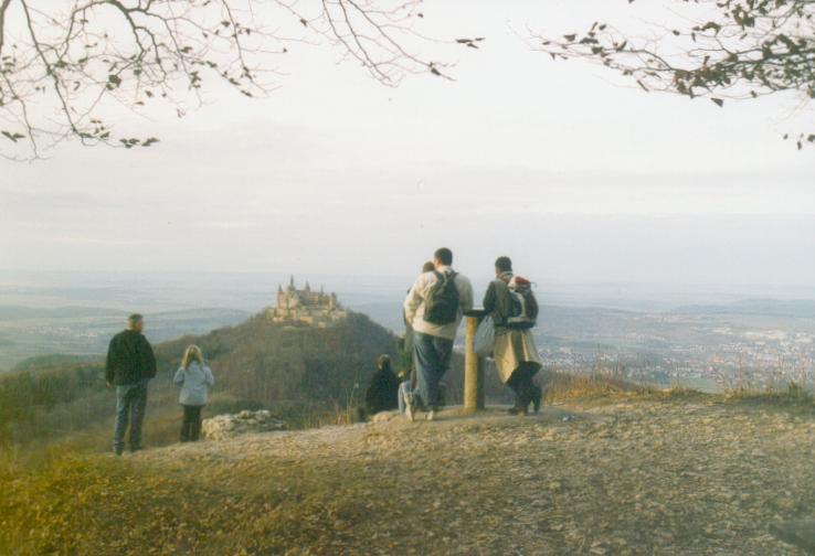 Blick vom Zellerhorn zum Hohenzollern (23.11.2003 / WF)